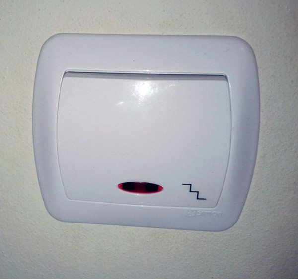 Tradycyjny osprzęt elektroinstalacyjny