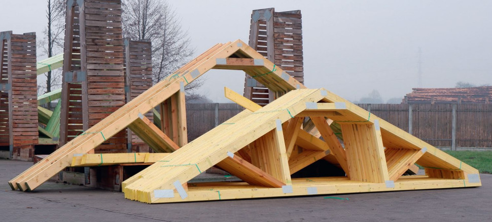 Wiązary kratowe powstają w fabryce