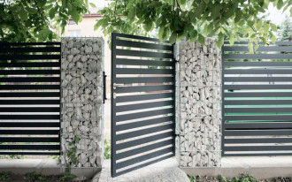 Gabiony: ogrodzenie z kamienia i metalu - poznaj jego zalety!