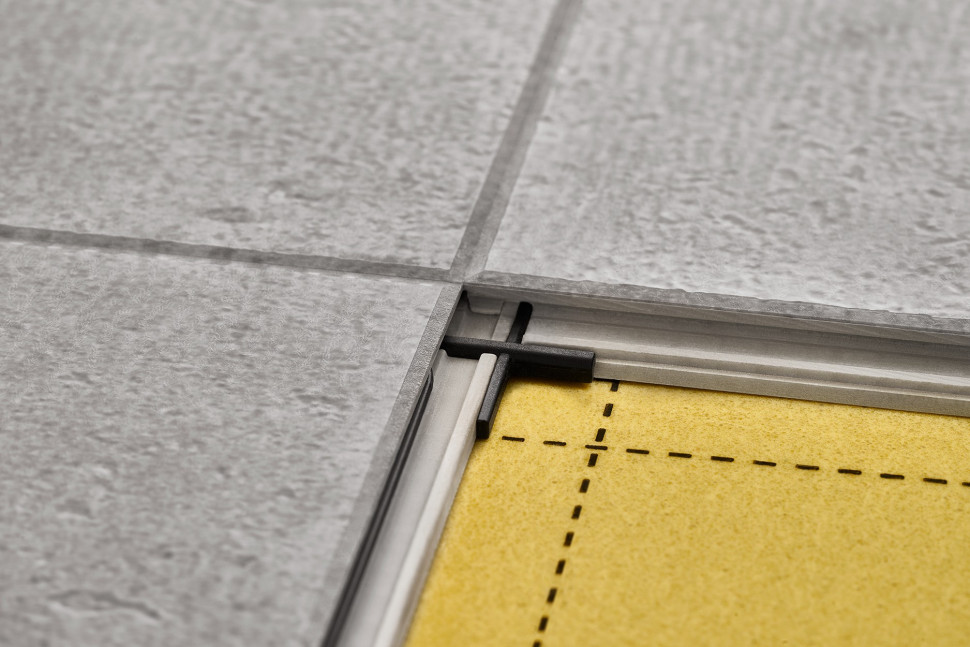 Kolekcja paneli winylowych Arbiton AMARON FORMA pozwala na szybki montaż