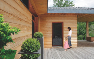 Impregnacja drewna: jak, czym i ile razy? Wybieramy impregnaty do drewna sprawdzone i skuteczne