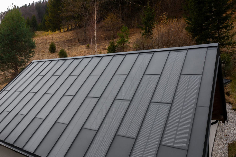 Do produkcji dachu SOLROOF wykorzystywana jest niskoemisyjna stal XCarb® od ArcelorMittal