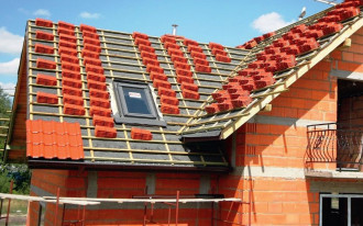 Zbuduj dach - poznaj tajniki układania dachówek