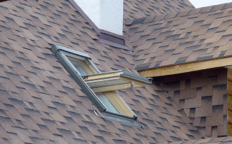 Gonty bitumiczne - pokrycie dachu na każdą kieszeń