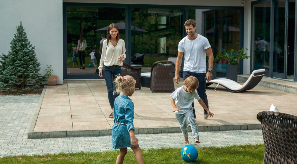 Drzwi V-MOTION 82 to idealne rozwiązanie dla prywatnych domów