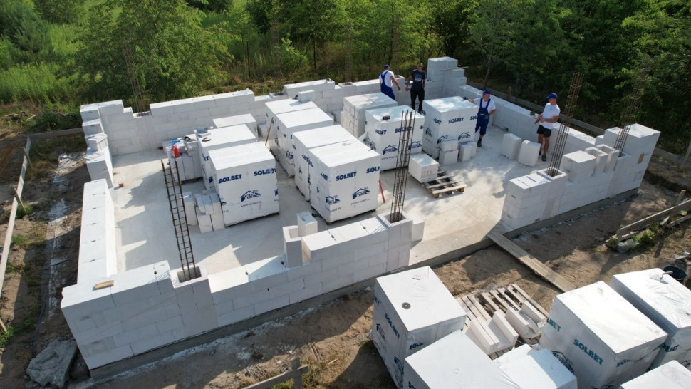 Budowanie ścian z betonu komórkowego SOLBET