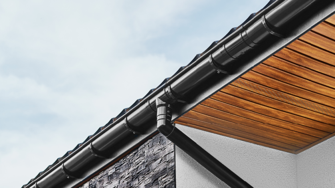 Podsufitka BRYZA PVC: Kompleksowe i estetyczne wykończenie dachu