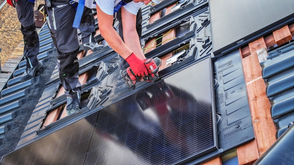 Montaż paneli solarnych Creaton