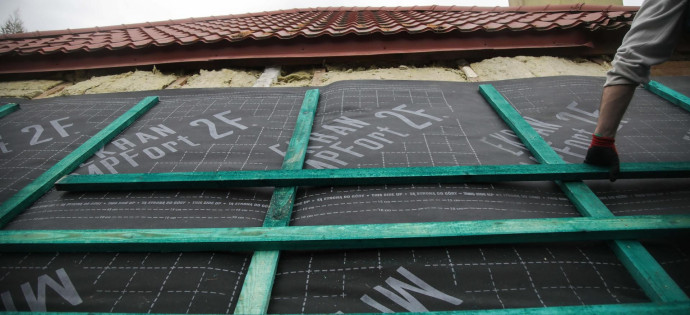 Jak dobrać odpowiednią membranę dachową?