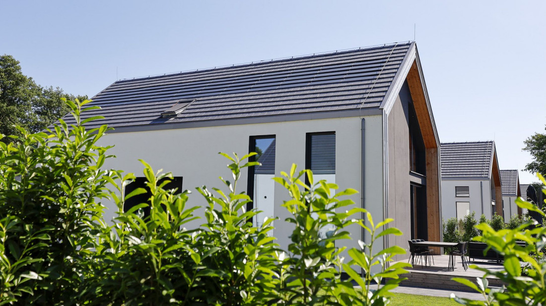 Odkryj potencjał energii słonecznej i białych dachów! Poznaj nowoczesne i ekologiczne rozwiązania na dach