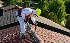 Remont dachu: Czy sam mogę wymienić eternit?