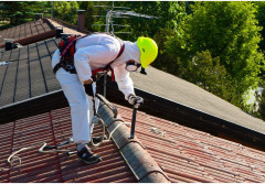 Remont dachu: Czy sam mogę wymienić eternit?