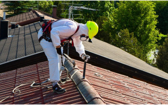 Remont dachu: Czy sam mogę wymienić eternit?