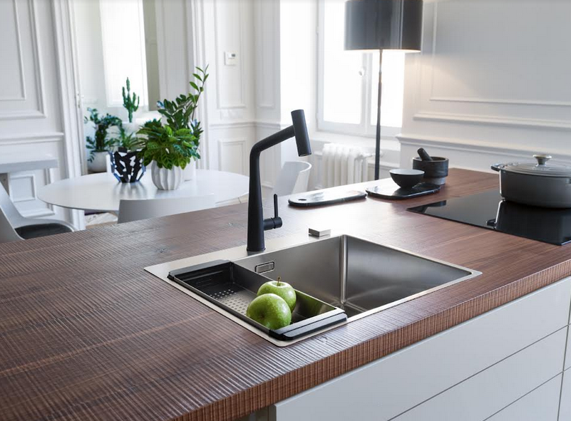 Komora stalowa z serii Box i bateria kuchenna Icon