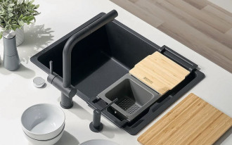 Kuchenny niezbędnik: wybieramy zlewozmywak i akcesoria