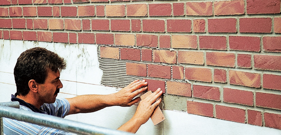 Płytki licowe Original Meldorfer® są wykonywane ręcznie, dlatego mają tak niepowtarzalny urok cegieł starych mistrzów.