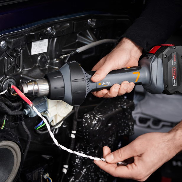 Brak skomplikowanych rozwiązań elektronicznych - płynna regulacja temperatury za pomocą pokrętła.