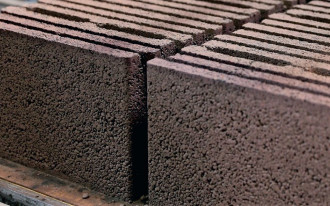 Jakie zalety mają ściany wznoszone z keramzytobetonu?