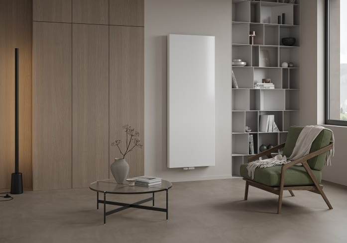 Grzejniki dekoracyjne o konstrukcji pionowej pozwalają wykorzystać wąską powierzchnię ścian.