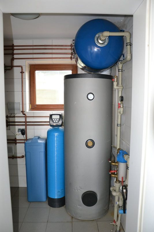 Hydrofor i stacja filtrów znajdują się w ogrzewanej kotłowni