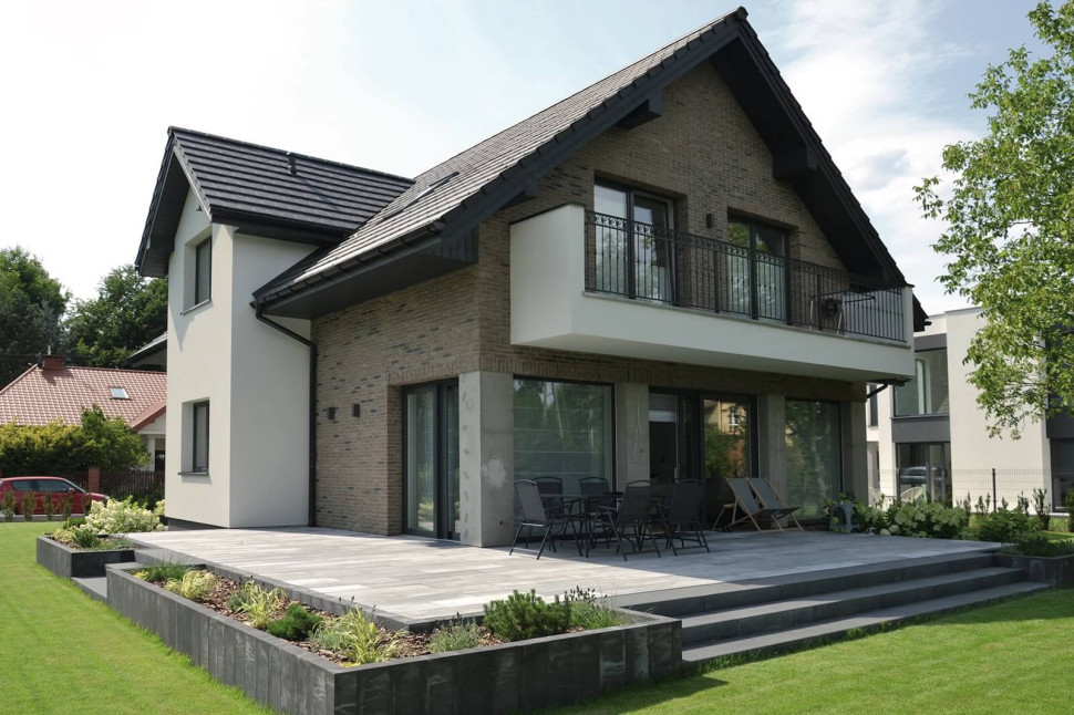 cegła na elewacji domu