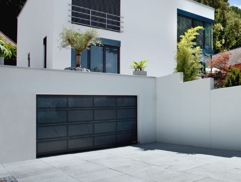 Garażowa brama segmentowa ART 42 Vitraplan