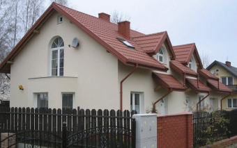 Jaki kolor elewacji do czerwonego dachu?