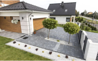 Nie kolor, lecz parametry: jak wybrać kostkę brukową na lata?