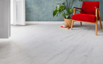 Wakacyjne apartamenty na wynajem - jaką położyć podłogę?