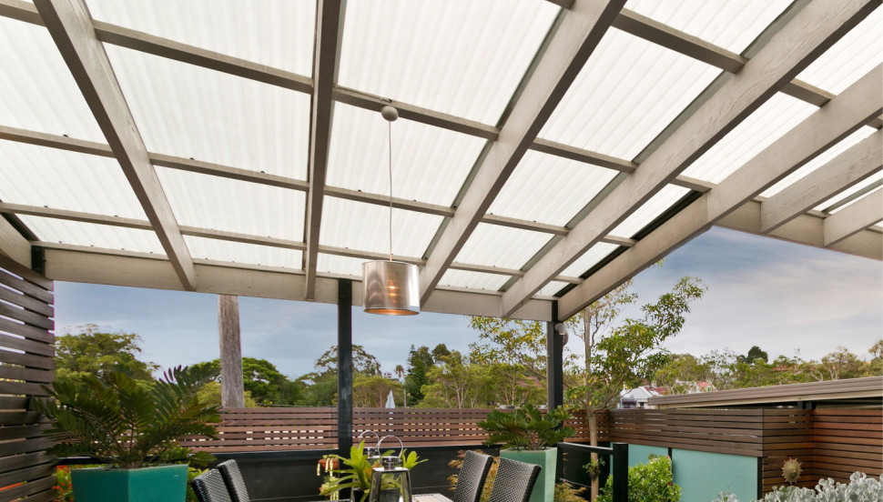 Zadaszenie z poliwęglanu profilowanego