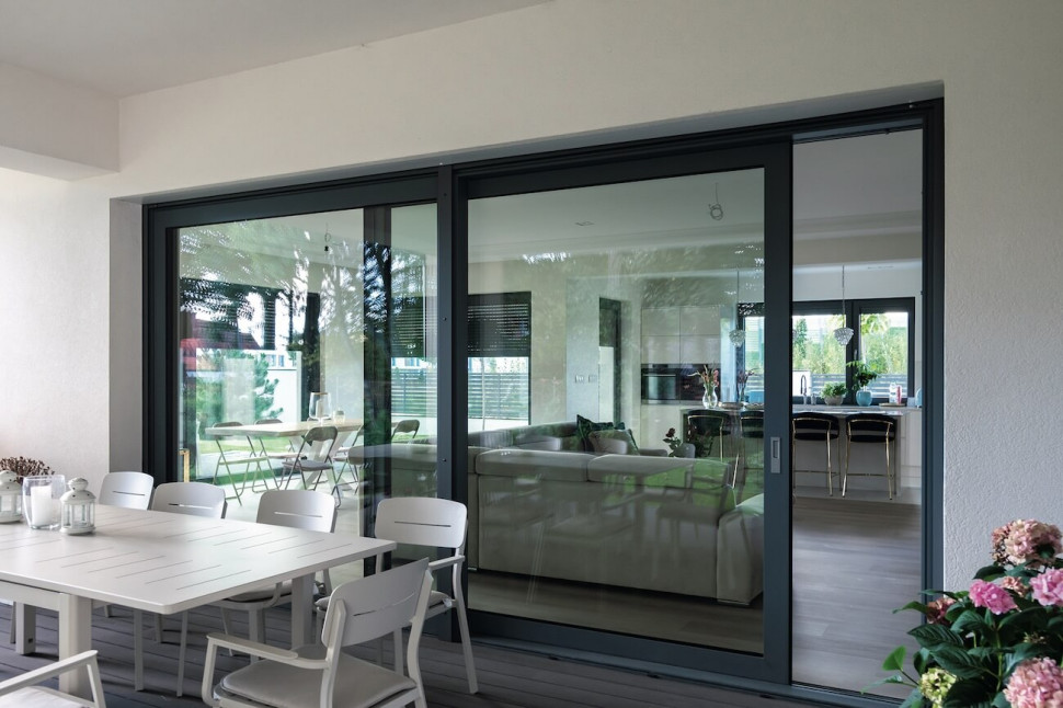 Duże okna podnoszono-przesuwne