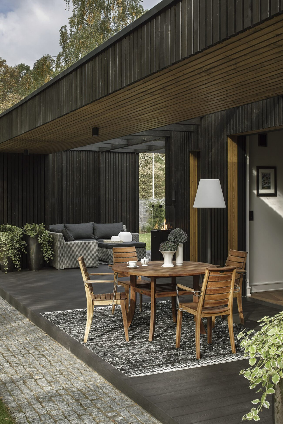 Drewniana elewacja pionowa