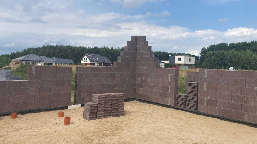 Ściany zewnętrzne i stropy a energooszczędność domu