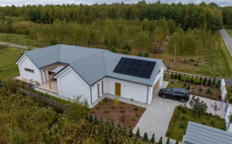 Dach z dachówek cementowych - jakie są kluczowe zalety dla nowoczesnego budownictwa?