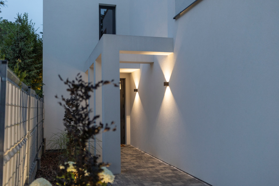 Regulowanie kąta padania światła to kluczowy element w tworzeniu efektywnego i estetycznego oświetlenia.