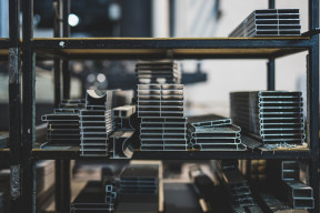 Stal nierdzewna czy ocynk - która lepiej przewodzi ciepło? Różnica jest większa, niż myślisz