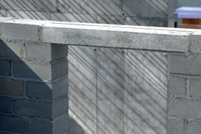 Nadproże nad drzwiami - jak je wzmocnić, żeby ściana nie pękała?