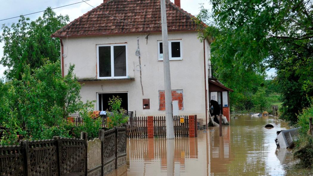 Twój dom po powodzi tak wygląda, pod żadnym pozorem nie wchodź do środka! Są wytyczne GUNB