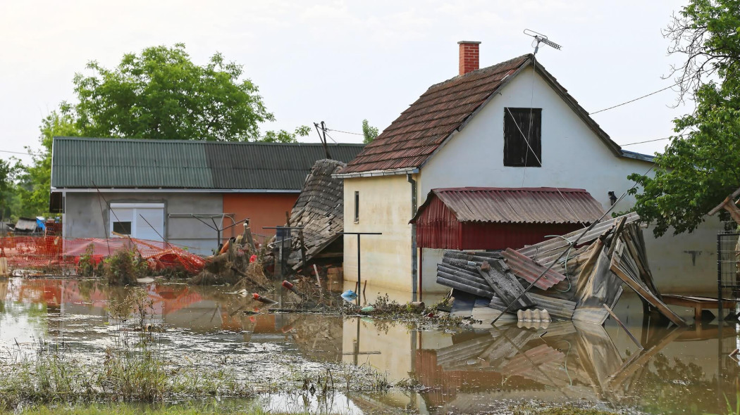 Remont domu po powodzi: kiedy i jak zacząć, co zrobić po kolei? Radzi ekspert budowlany