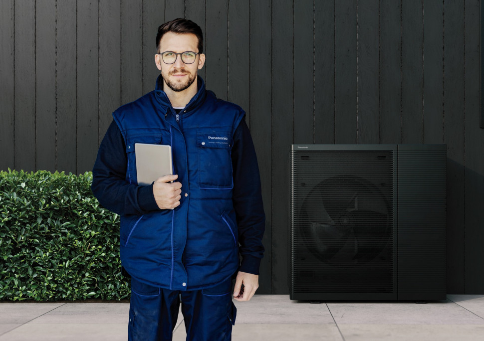 W pompach Aquarea grzałki są wyposażeniem standardowym. Fachowiec może wiec od razu uwzględnić je dobierając niezbędną moc urządzenia i parametry pracy systemu ogrzewania