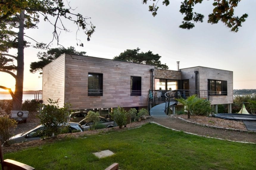 Dom Honka Fusion na atlantyckim wybrzeżu Francji.