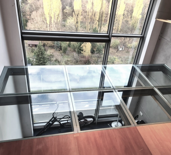 Antresola to doskonałe rozwiązanie na zwiększenie przestrzeni użytkowej w wysokich pomieszczeniach