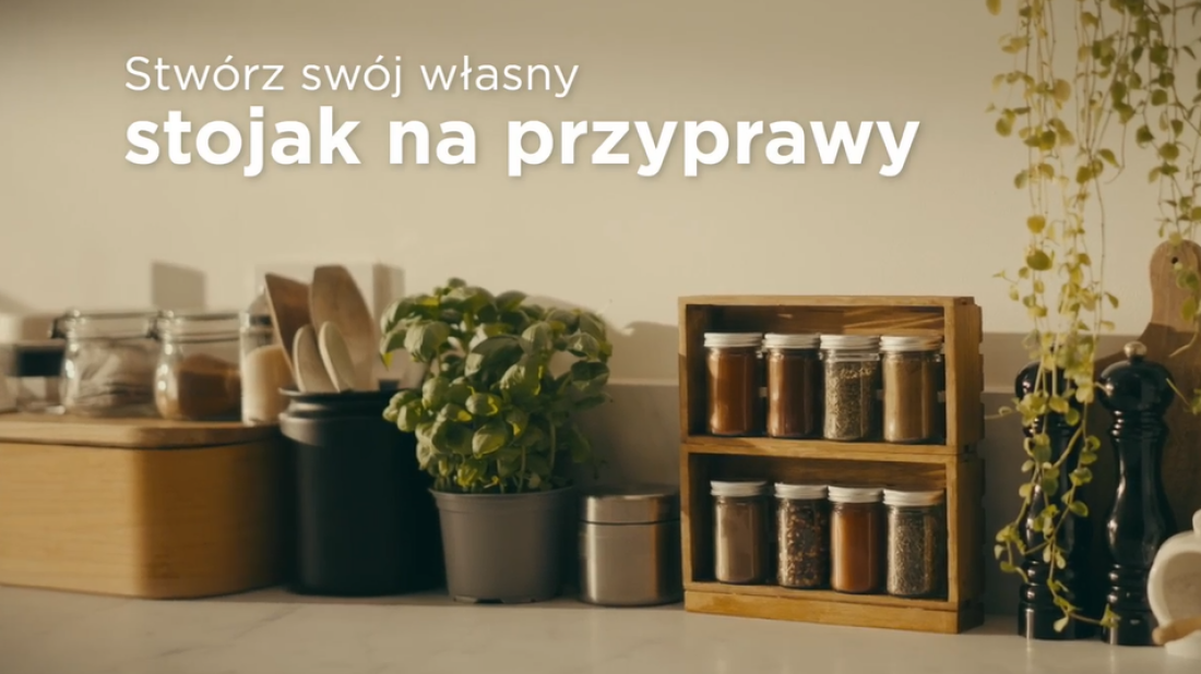 Praktyczny i stylowy regał na przyprawy