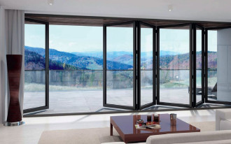 Jakie są zalety dużych przeszkleń w budynkach?