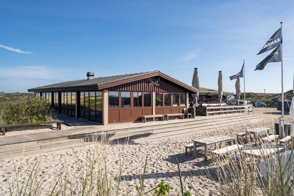 Restauracja na wyspie Sylt przeszła gruntowną modernizację z zastosowaniem ślusarki Schüco Fot. Schüco