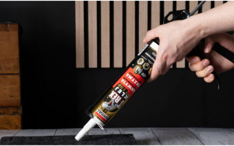 Modne lamele w salonie. Tego kleju nie musisz podpierać!