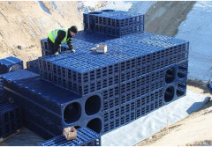 Zbiornik retencyjno-rozsączający: jak dobrać właściwą pojemność? Liczy się opad, grunt i czas opróżniania