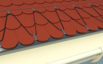 Jak skutecznie zabezpieczyć dach i rynny przed zalegającym śniegiem?