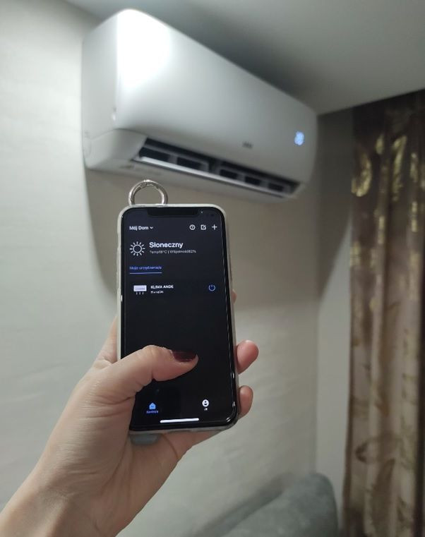 Dzięki modułowi Wi-Fi 2.0 możesz wygodnie obsługiwać klimatyzator ANDE przez aplikację w telefonie