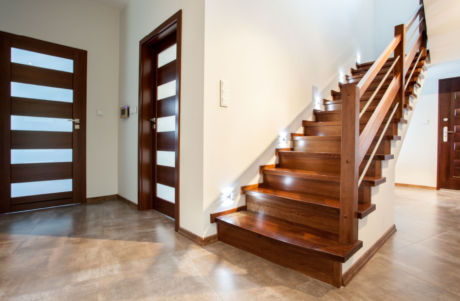 Drewniane schody – ponadczasowa klasyka i niezawodna trwałość